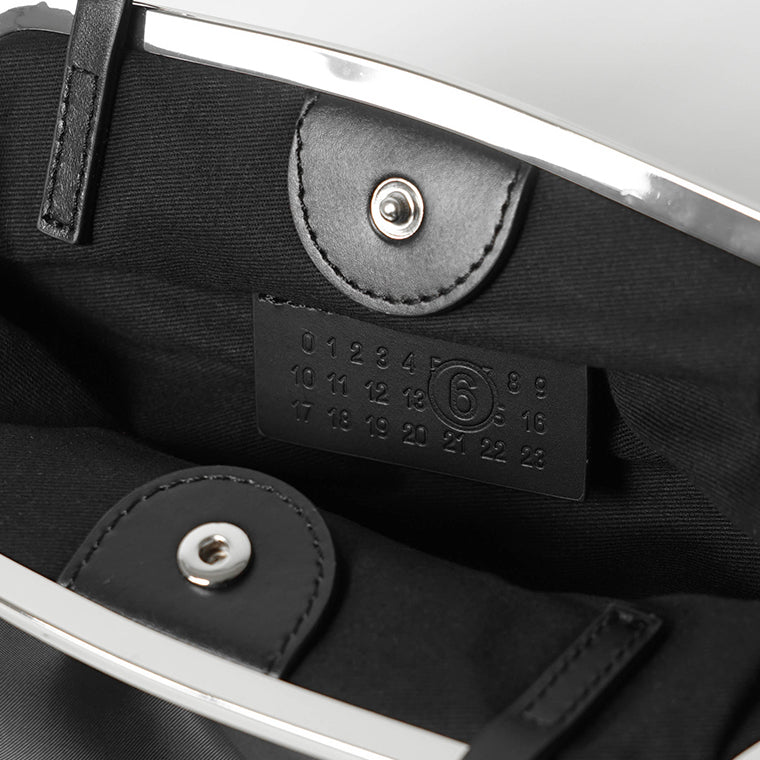 MM6 Maison Margiela レディース ショルダーバッグ REVERSE POCHETTE MINI SB6WF0008 P8503 BLACK BLACK ブラック HA751