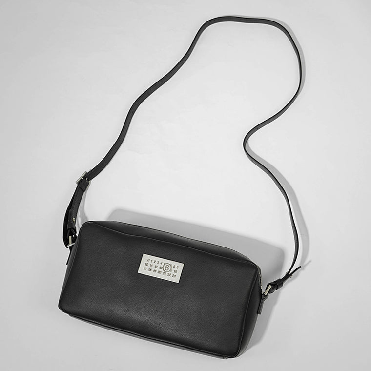 MM6 Maison Margiela レディース メンズ ショルダーバッグ NUMERIC CROSSBODY BAG LONG SB6WG0014 P7182 ブラック T8013