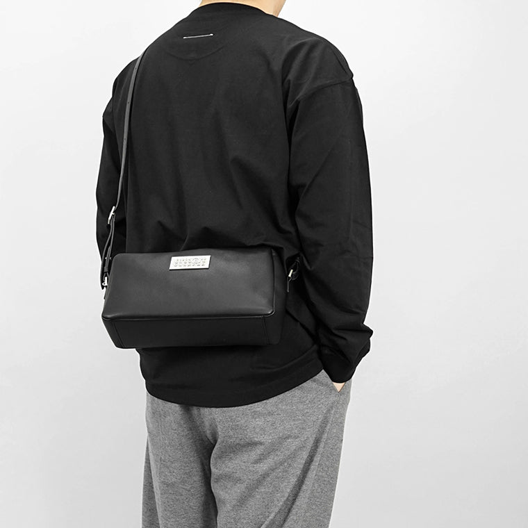 MM6 Maison Margiela メンズ レディース ショルダーバッグ NUMERIC CROSSBODY BAG LONG SB6WG0014 P7182 ブラック T8013
