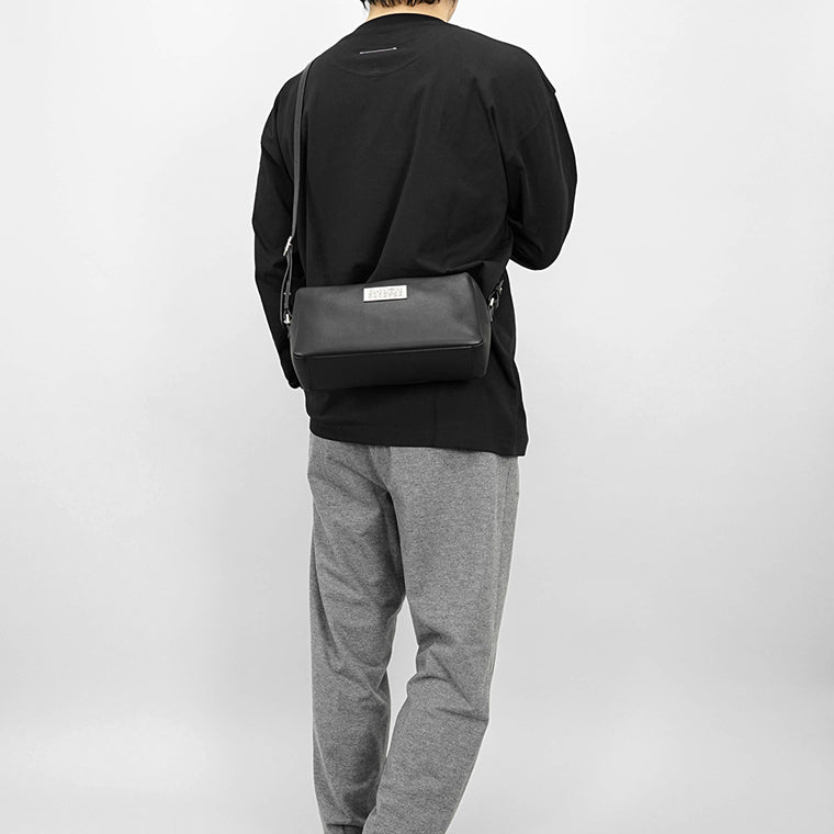 MM6 Maison Margiela メンズ レディース ショルダーバッグ NUMERIC CROSSBODY BAG LONG SB6WG0014 P7182 ブラック T8013