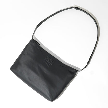 【SUMMER FINAL SALE】 MM6 Maison Margiela メンズ ショルダーバッグ NUMERIC NYLON CROSSBODY BAG SB6WG0024 P9062 BLACK ブラック T8013