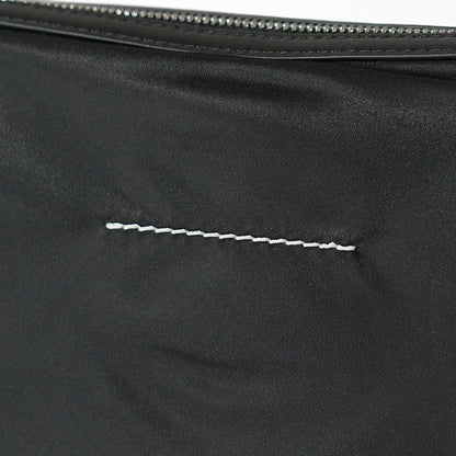 【SUMMER FINAL SALE】 MM6 Maison Margiela メンズ ショルダーバッグ NUMERIC NYLON CROSSBODY BAG SB6WG0024 P9062 BLACK ブラック T8013
