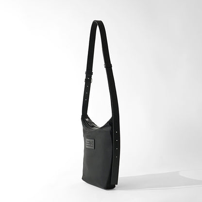 【SUMMER FINAL SALE】 MM6 Maison Margiela メンズ ショルダーバッグ NUMERIC NYLON VERTICAL CROSSBODY BAG SB6WG0026 P9062 BLACK ブラック T8013