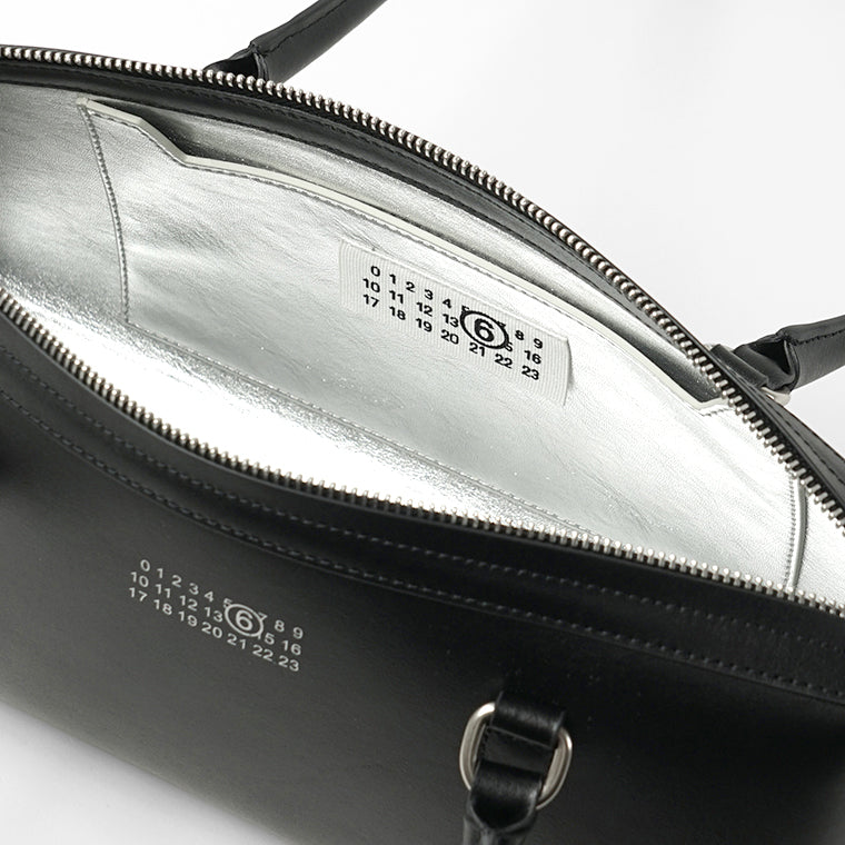 【SUMMER FINAL SALE】 MM6 Maison Margiela レディース バッグ BAULETTO SHOULDER BAG MEDIUM SB6ZH0040 P9061 2カラー