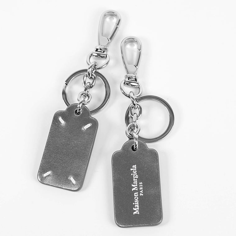 Maison Margiela メンズ レディース キーリング FOUR STITCHES KEYRING SA1UA0004 P7295 METALLIC GREY メタリックグレー H3809