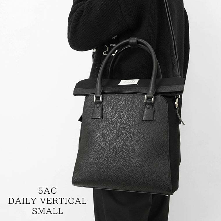 Maison Margiela メンズ レディース ショルダーバッグ 5AC DAILY VERTICAL SMALL SB1WA0013 P4348 ブラック T8013