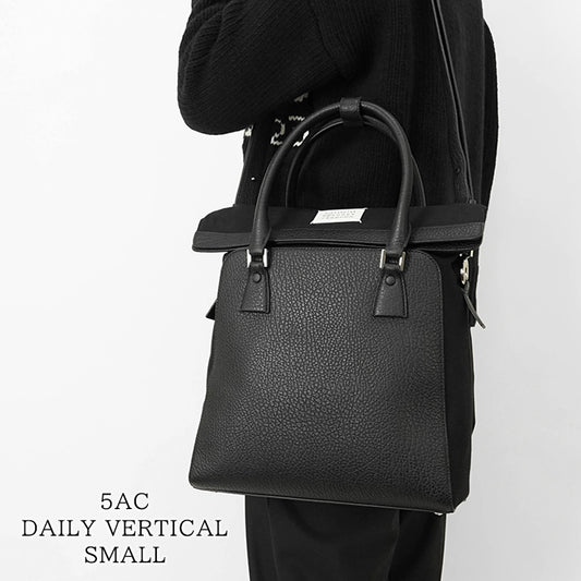 Maison Margiela メンズ レディース ショルダーバッグ 5AC DAILY VERTICAL SMALL SB1WA0013 P4348 ブラック T8013