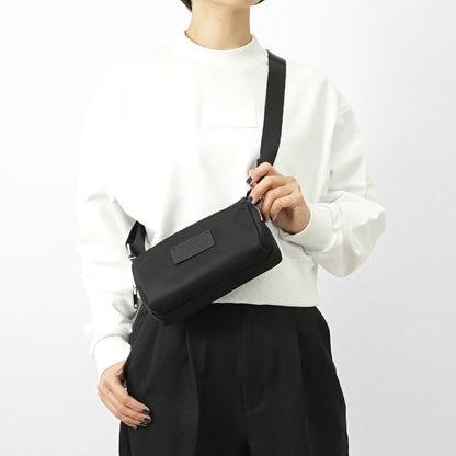 MM6 Maison Margiela レディース メンズ ショルダーバッグ SB5WG0023 P8504 BLACK ブラック T8013