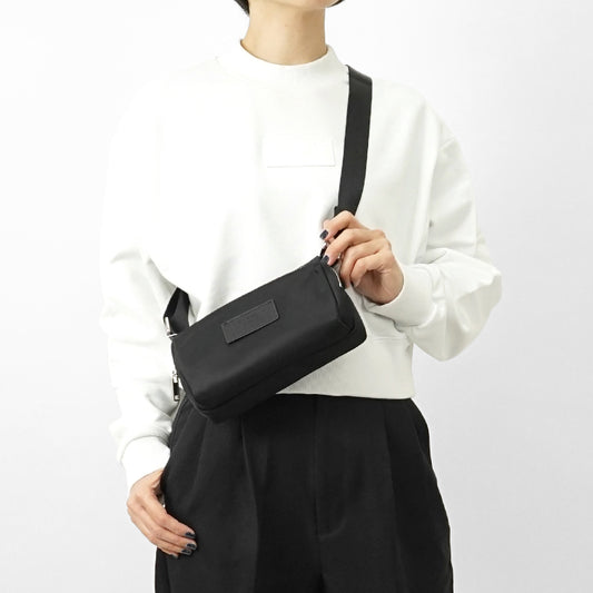 MM6 Maison Margiela レディース メンズ ショルダーバッグ SB5WG0023 P8504 BLACK ブラック T8013