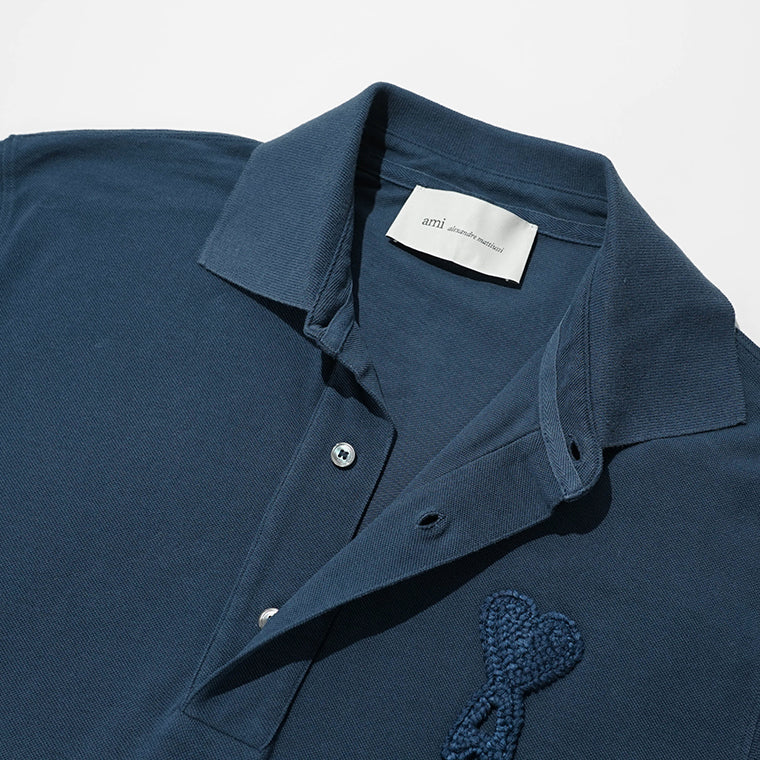 【2026SS SUMMER SALE】AMI メンズ ポロシャツ AMI DE COEUR KNITTED PATCH POLO UPL428 JE0221 2カラー