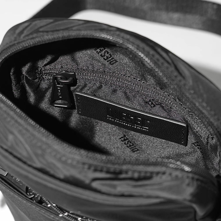 DIESEL メンズ レディース ショルダーバッグ D PACK CROSSBODY X X10310 P8166 ブラック T8013