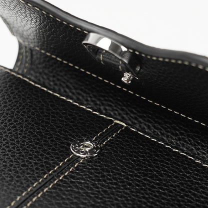 TOD'S レディース 2つ折り財布 XAWDBNB3300XSO ブラック B999