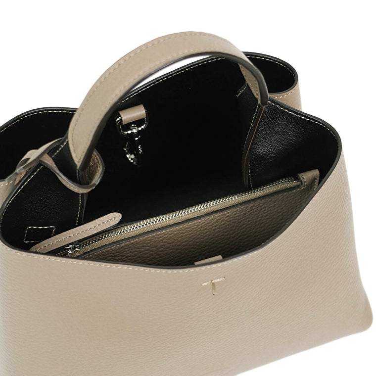 TOD'S レディース ショルダーバッグ BAG IN LEATHER MICRO XBWAPAEL000QRI 8カラー