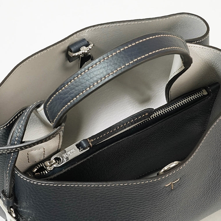 TOD'S レディース ショルダーバッグ BAG IN LEATHER MICRO XBWAPAEL000QRI 8カラー