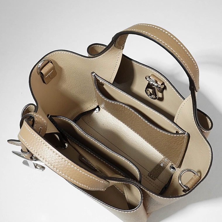 TOD'S レディース ショルダーバッグ XBWAPAFL000QRI 4カラー