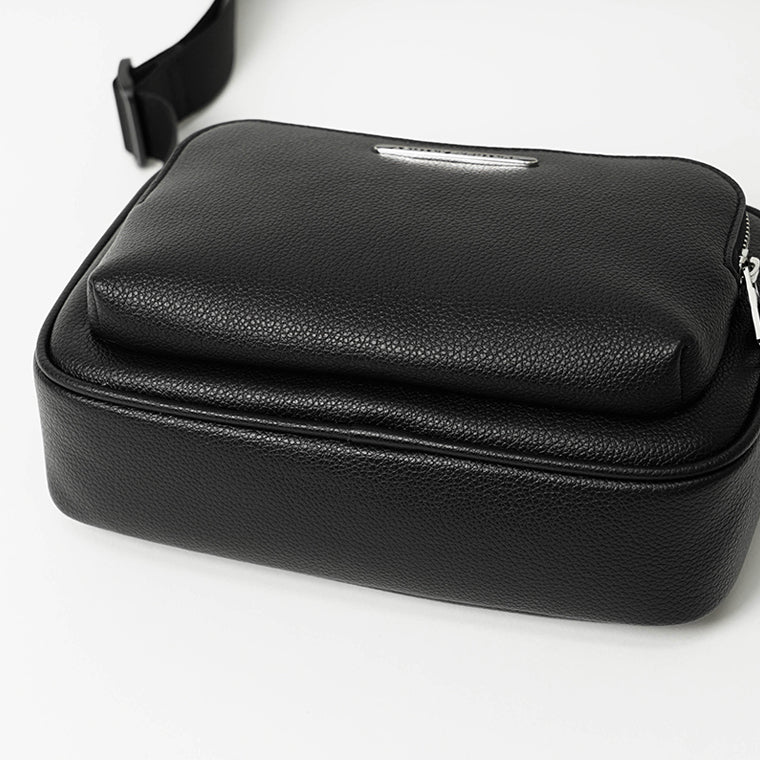 ARMANI EXCHANGE メンズ レディース ショルダーバッグ XM000847 AF12134 BLACK ブラック UC001