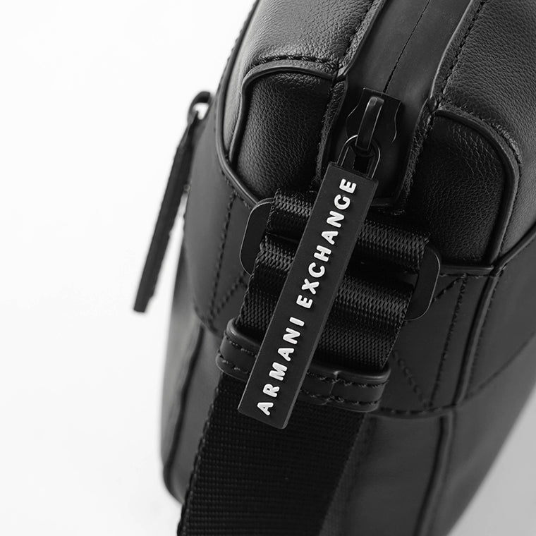 ARMANI EXCHANGE メンズ レディース ショルダーバッグ XM003168 AF26679 BLACK BLACK ブラック MC043